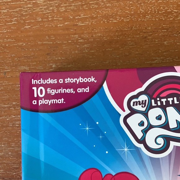 NWOT My Little Pony Busy Book w/ Figures - Picture 3 of 12